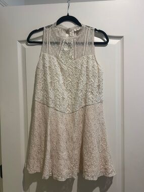 Umgee size small cream lace dress